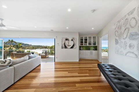 Ultimate Beach House - Accommodation Sunshine Coast 2