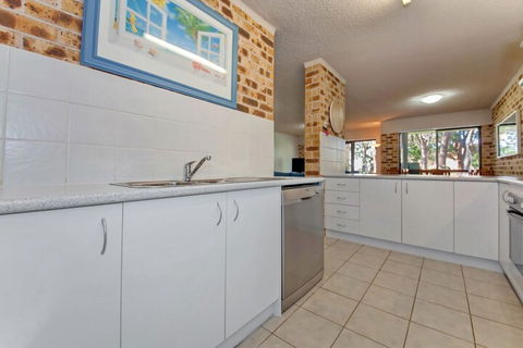 Bay Parklands Unit 22 / 2 Gowrie Avenue - Accommodation Sunshine Coast 3