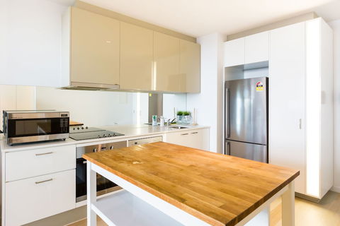 EVA, 1BDR Melbourne Apartment - Accommodation Sunshine Coast 1