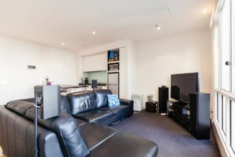 CLAUDE, 2BDR Melbourne Apartment - Accommodation Sunshine Coast 0