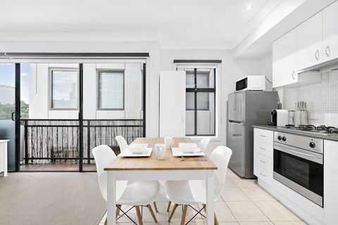 SIENNA, 1BDR South Melbourne Apartment - Accommodation Sunshine Coast 1