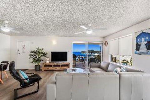 2 BEDROOM APARTMENT LAMAN LODGE UNIT 2 - Accommodation Sunshine Coast 0