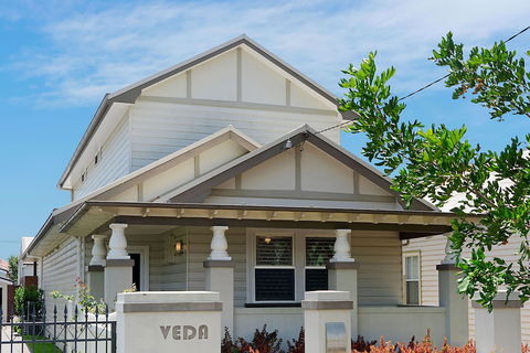 Newcastle Executive Homes - Veda House - Accommodation Sunshine Coast 1