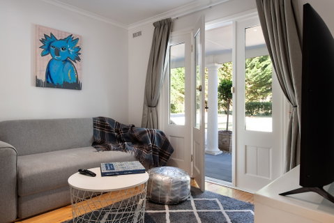 The Pond House Trentham - Accommodation Sunshine Coast 5