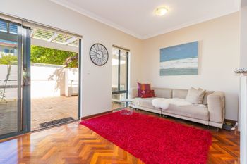 Luxurious Perth Townhouse - Accommodation Sunshine Coast 4