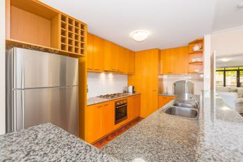 Luxurious Perth Townhouse - Accommodation Sunshine Coast 3