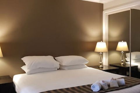 Lakeview Villa's - Accommodation Sunshine Coast 4
