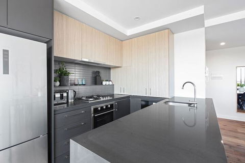 Spacious Urban Oasis In Central Location - Accommodation Sunshine Coast 5