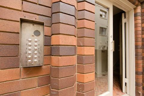 Ocean Front Building On Bondi Beach - Accommodation Sunshine Coast 2