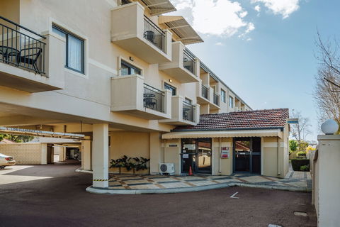 Canning Bridge Auto Lodge - Accommodation Sunshine Coast 1