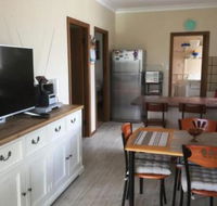 Flat 2 42 McMillan Rd - Accommodation Sunshine Coast