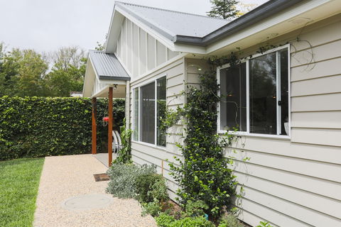 Armidale Cottage - Accommodation Sunshine Coast 1
