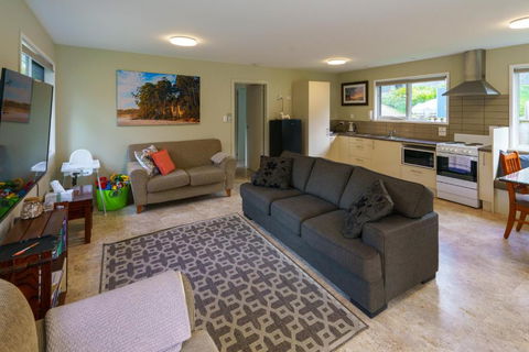 Adventure Bay Holiday Home - Accommodation Sunshine Coast 2