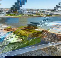 Onelife Docklands Luxury Apartment - Accommodation Sunshine Coast