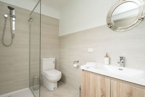 Xanadu Shores - Accommodation Sunshine Coast 5