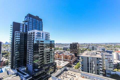 Urban Oasis - Designed Service Apartment - Accommodation Sunshine Coast 5