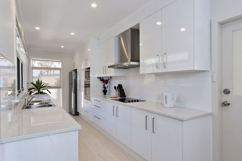 Soldiers Point Road 245 Wanda View - Accommodation Sunshine Coast 4