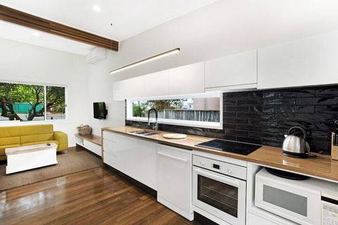 The Beach House 13 Market Street - Accommodation Sunshine Coast 2