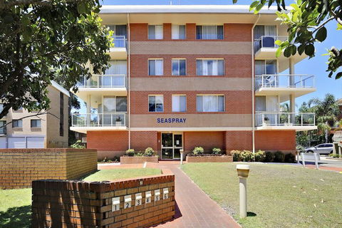 Seaspray, Unit 3/4 Intrepid Close - Accommodation Sunshine Coast 4