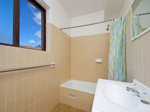 Promenade Unit 10 / 8 Intrepid Close - Accommodation Sunshine Coast 3