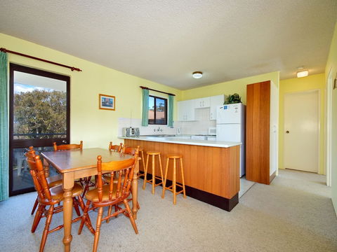 Promenade Unit 10 / 8 Intrepid Close - Accommodation Sunshine Coast 2