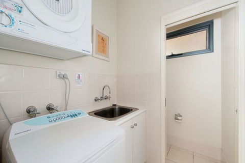 Soldiers Point Road Kooyonga 3 211 - Accommodation Sunshine Coast 1