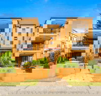 Salty Kisses on Marine - Accommodation Sunshine Coast