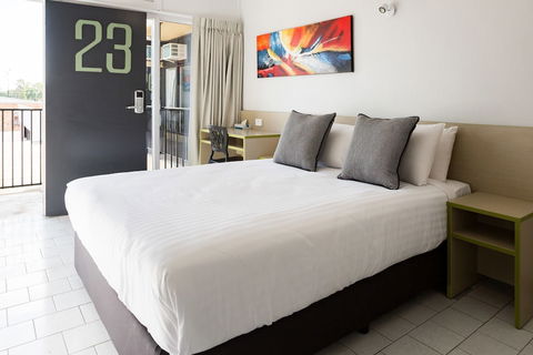 Nightcap At Emerald Star Hotel - Accommodation Sunshine Coast 4