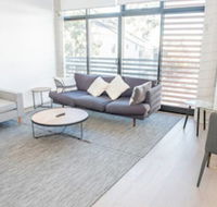Super Cool Newtown Pad H393 - Accommodation Sunshine Coast