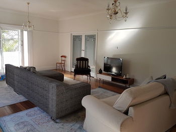 Kilmarnock House - Accommodation Sunshine Coast 0