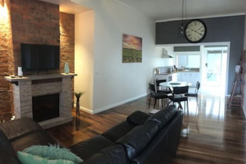 Take 5ive - Accommodation Sunshine Coast 0