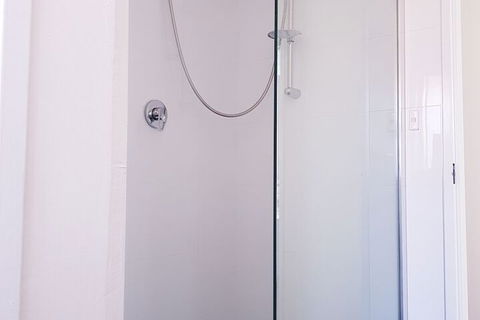 Clayton Apartment - Accommodation Sunshine Coast 7