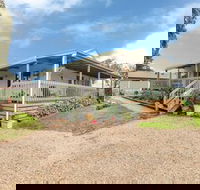 Swan Cottage - Accommodation Sunshine Coast