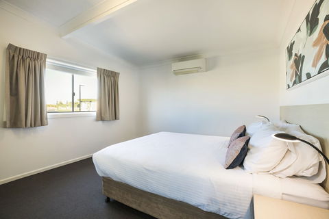 Nightcap At Golden Beach Tavern - Accommodation Sunshine Coast 1