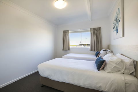 Nightcap At Golden Beach Tavern - Accommodation Sunshine Coast 2