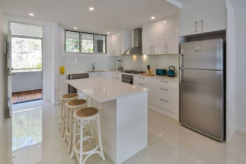 Beachfront Frangipani Apartments - Accommodation Sunshine Coast 4