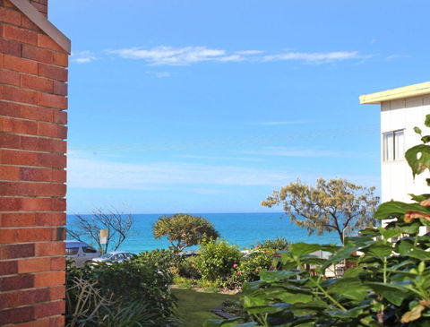 Unit 4 Coolum Cove Coolum Beach - Accommodation Sunshine Coast 6