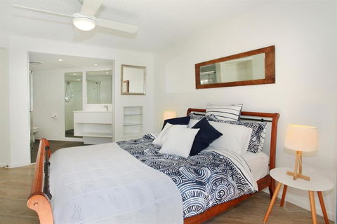 Unit 4 Coolum Cove Coolum Beach - Accommodation Sunshine Coast 2