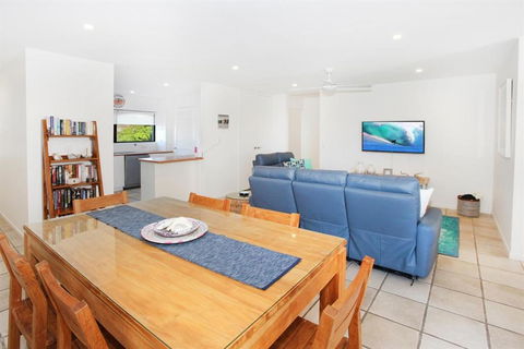 Unit 4 Cooltoro Court Coolum Beach - Accommodation Sunshine Coast 2