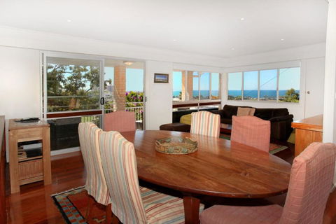 32 Barra Crescent Coolum Beach. Bond 500 FOXTEL WIFI Linen Supplied - Accommodation Sunshine Coast 3