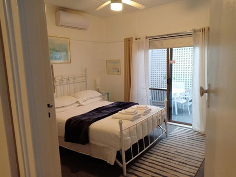 The Boathouse A 3 Bedroom House - Accommodation Sunshine Coast 2