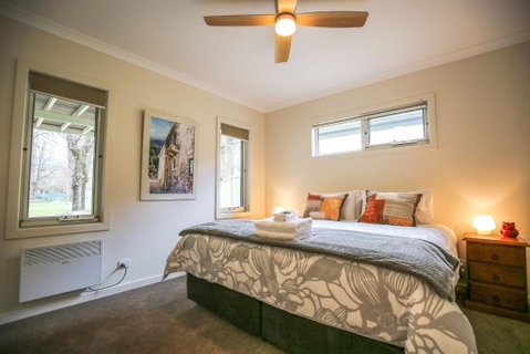 Aberdeen - Accommodation Sunshine Coast 4
