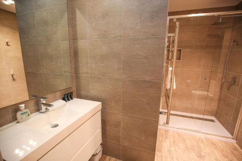 Aberdeen - Accommodation Sunshine Coast 6