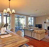 Villa Beaujolais Located Within Cypress Lakes - Accommodation Sunshine Coast