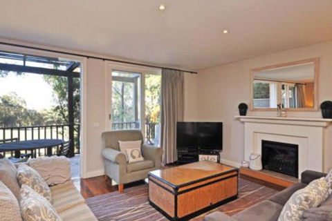Villa Beaujolais Located Within Cypress Lakes - Accommodation Sunshine Coast 4