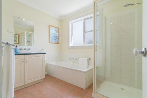 Berkeley Street Townhouse - Accommodation Sunshine Coast 2