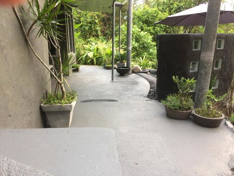 Earthship Daintree - Accommodation Sunshine Coast 2