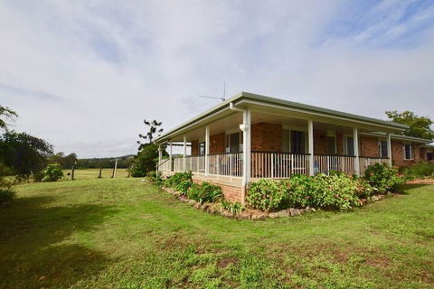 Country Breeze Farm Stay - Accommodation Sunshine Coast 7