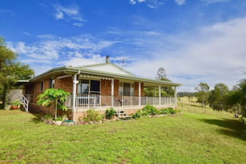 Country Breeze Farm Stay - Accommodation Sunshine Coast 0