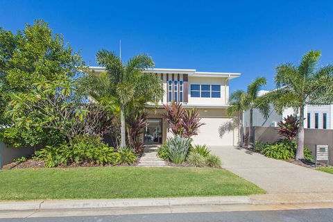 Augusta House - Accommodation Sunshine Coast 3
